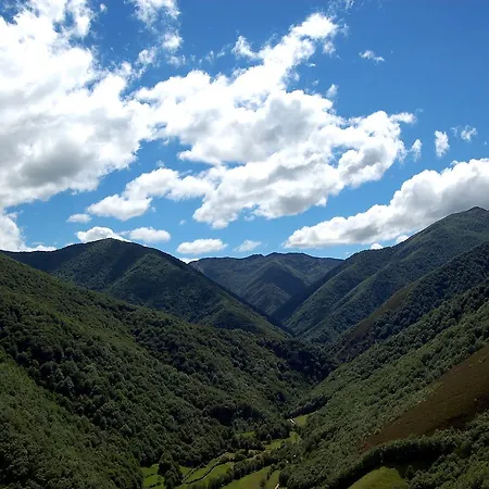 El Mirador De Fuentes Del Narcea 2* Moncó